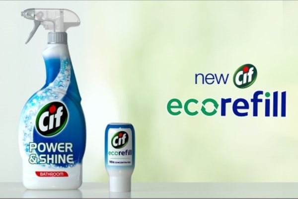 Các tập đoàn hàng tiêu dùng chật vật cắt giảm bao bì nhựa